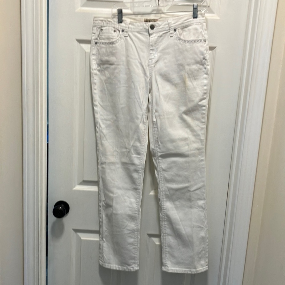 Earl, jeans, straight leg, size 12 or little bit loose fit for a size 10.